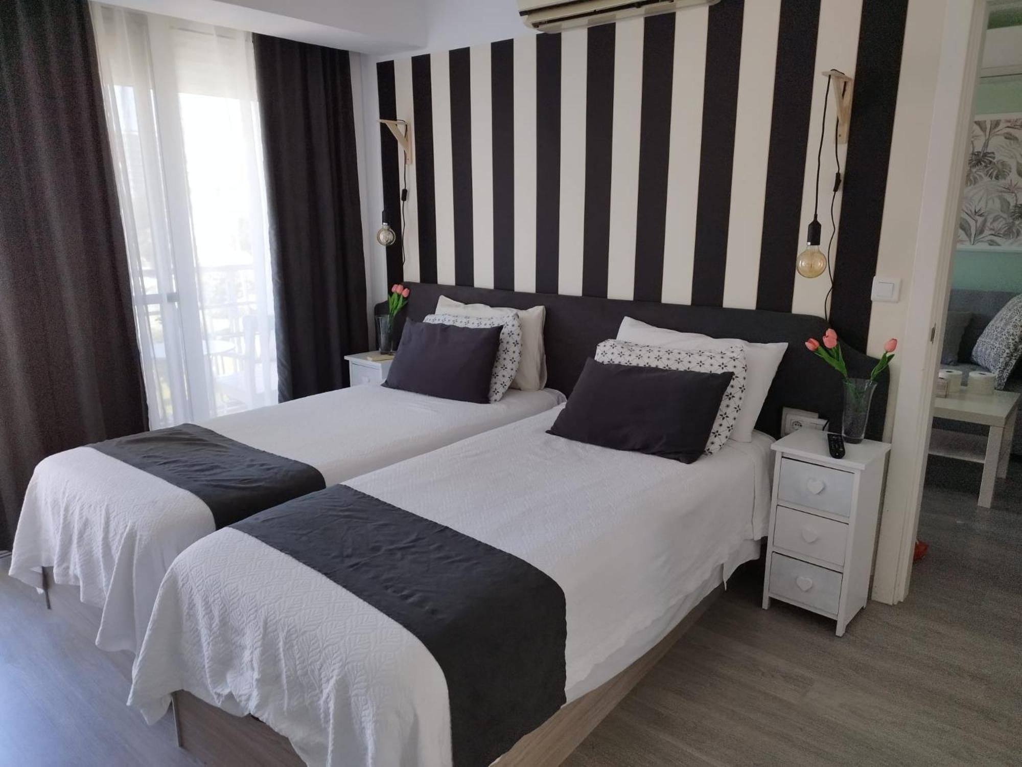 M1 403 Frontal Al Mar Vistas Terraza Y Wifi Apartment เบนัลมาเดนา ภายนอก รูปภาพ